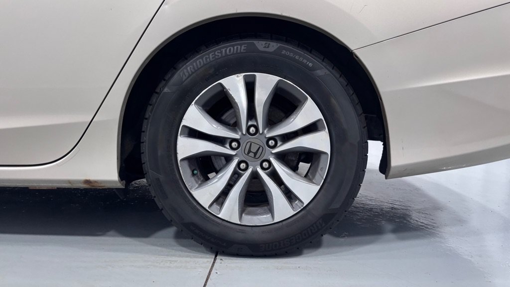 Used 2015 Honda Accord LX image 37