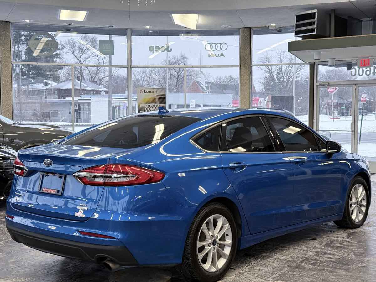 Used 2019 Ford Fusion SE image 7