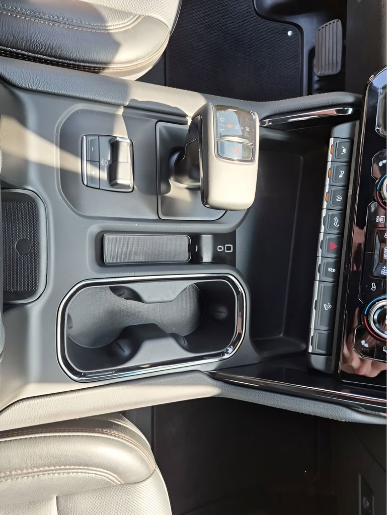 Used 2025 GMC Sierra 1500 AT4 w/ AT4 Premium Package AWD/4WD image 42
