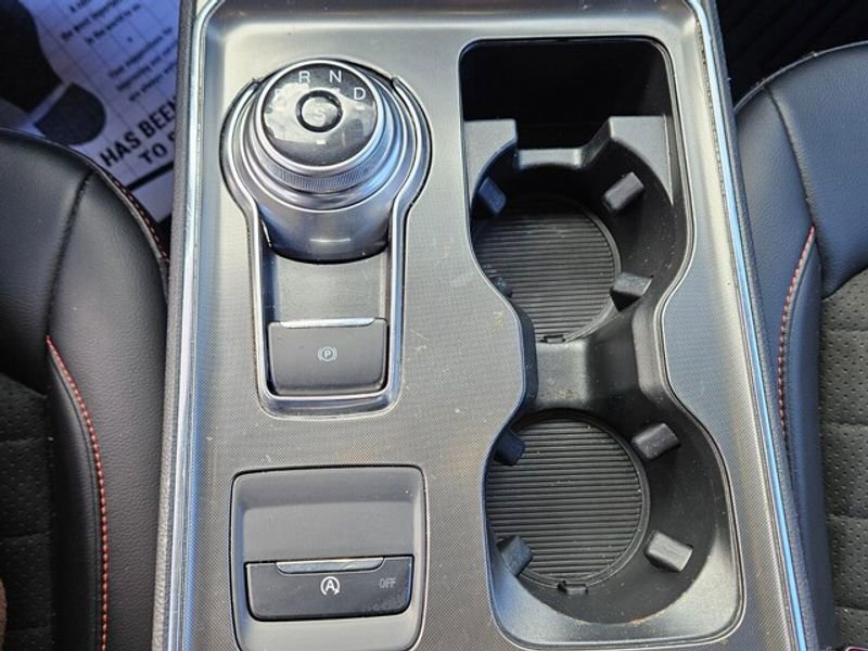 Used 2024 Ford Edge ST-Line image 19