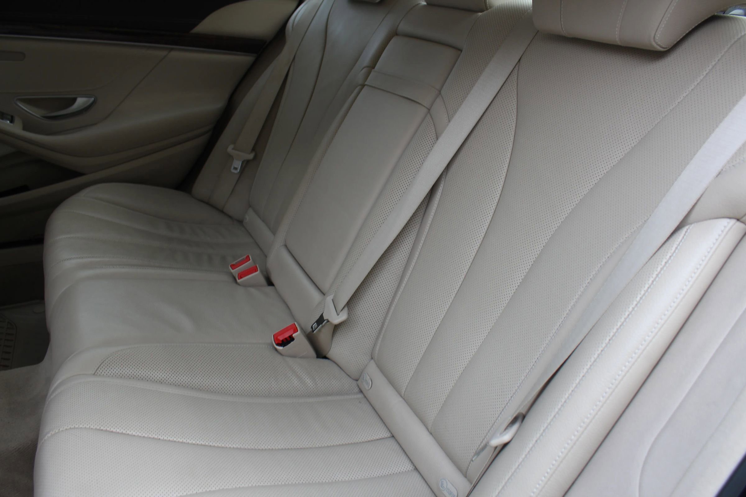 Used 2015 Mercedes-Benz S 550 4MATIC Sedan image 13