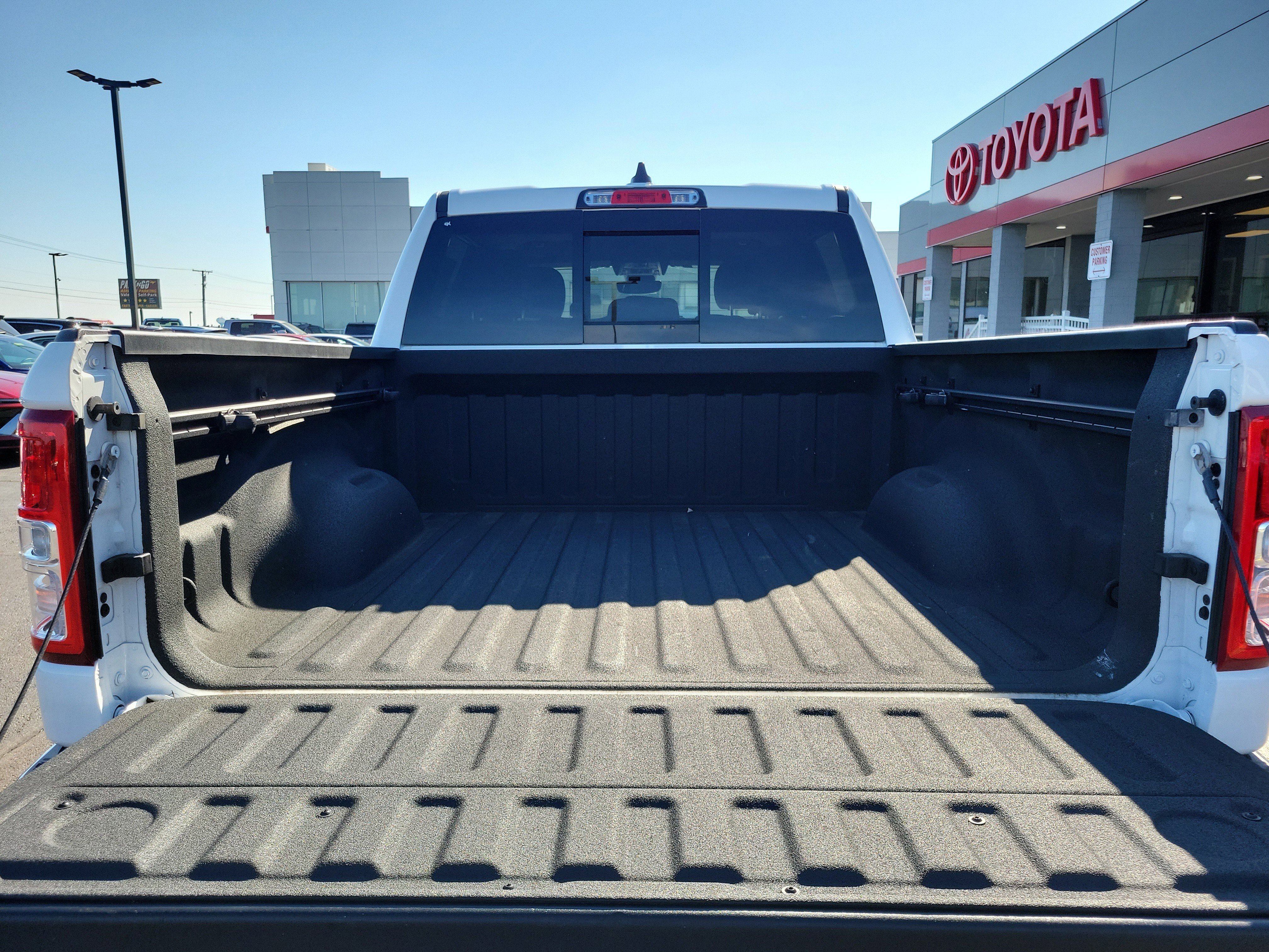 Used 2023 RAM 1500 Big Horn AWD/4WD image 8