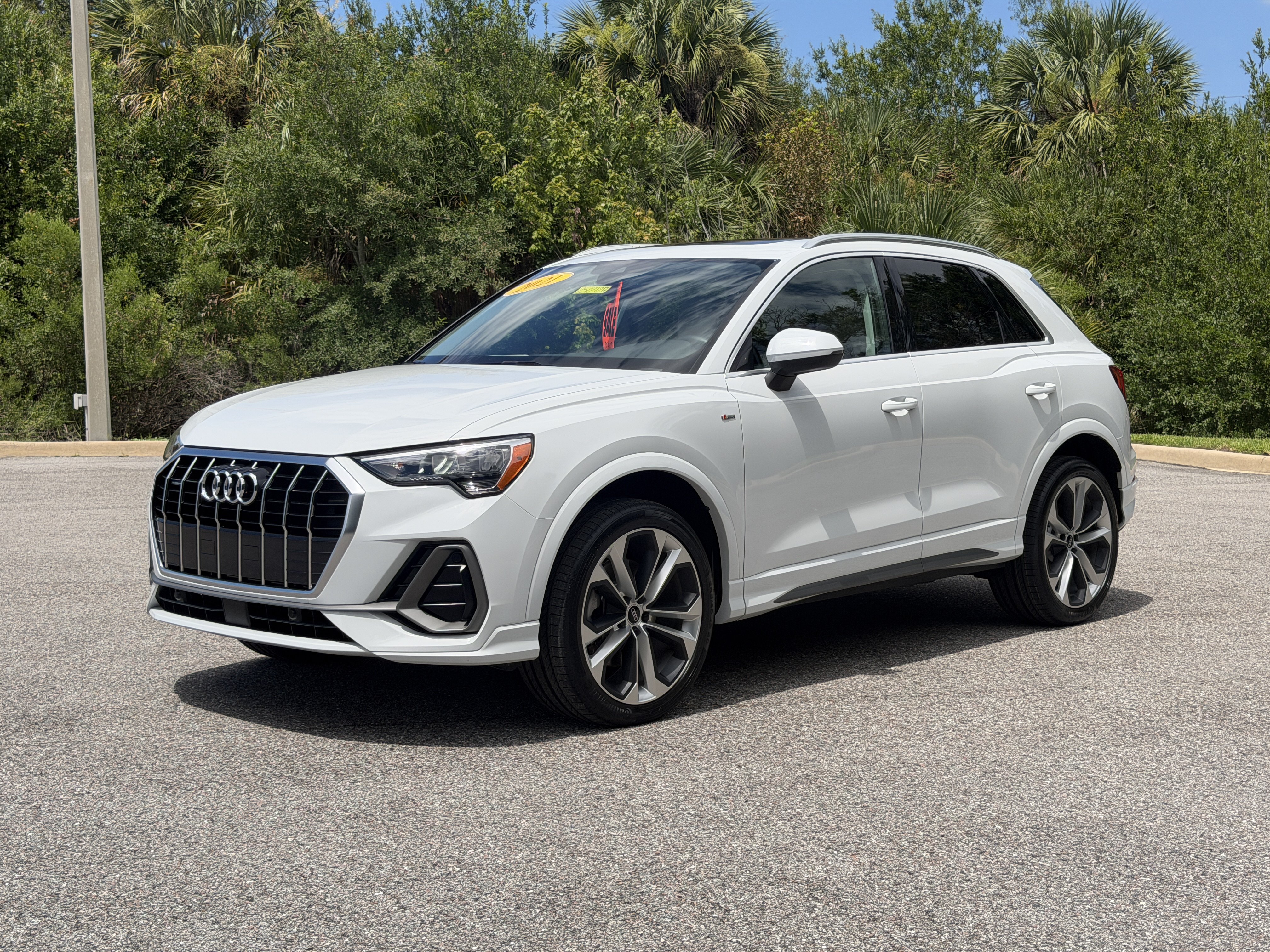 Used 2021 Audi Q3 2.0T Premium w/ Convenience Package AWD/4WD image 3