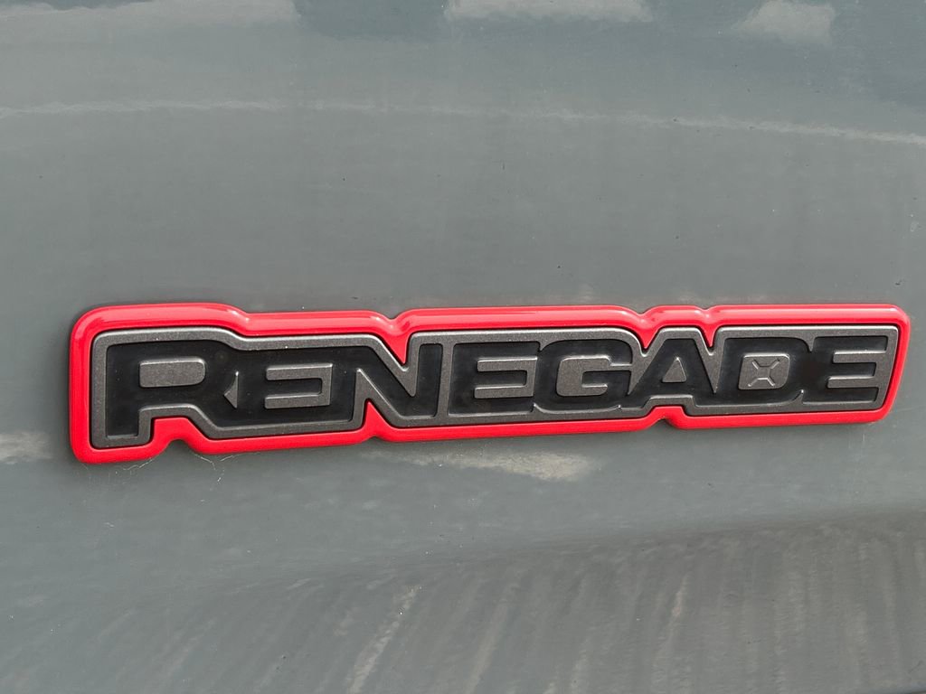 Used 2015 Jeep Renegade Trailhawk w/ Premium Leather Group image 25