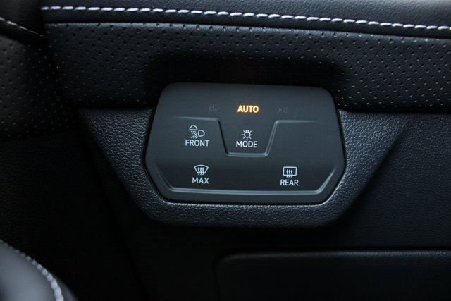 New 2025 Volkswagen Atlas Cross Sport SEL R-Line image 15