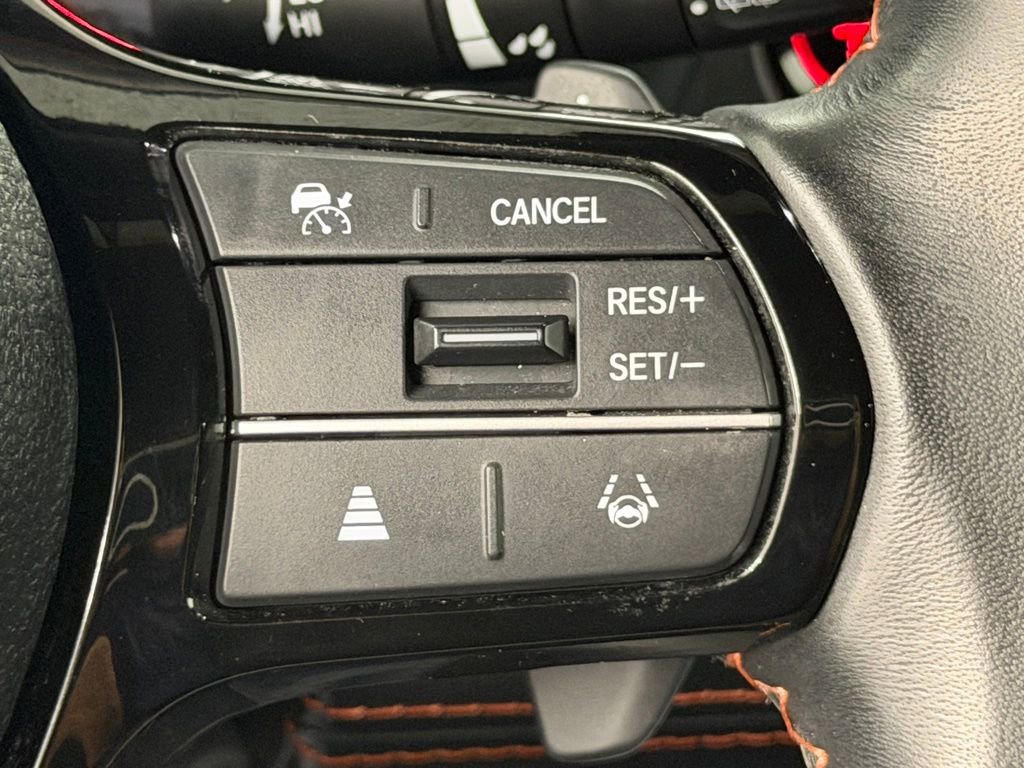 Used 2024 Honda Pilot Sport image 25