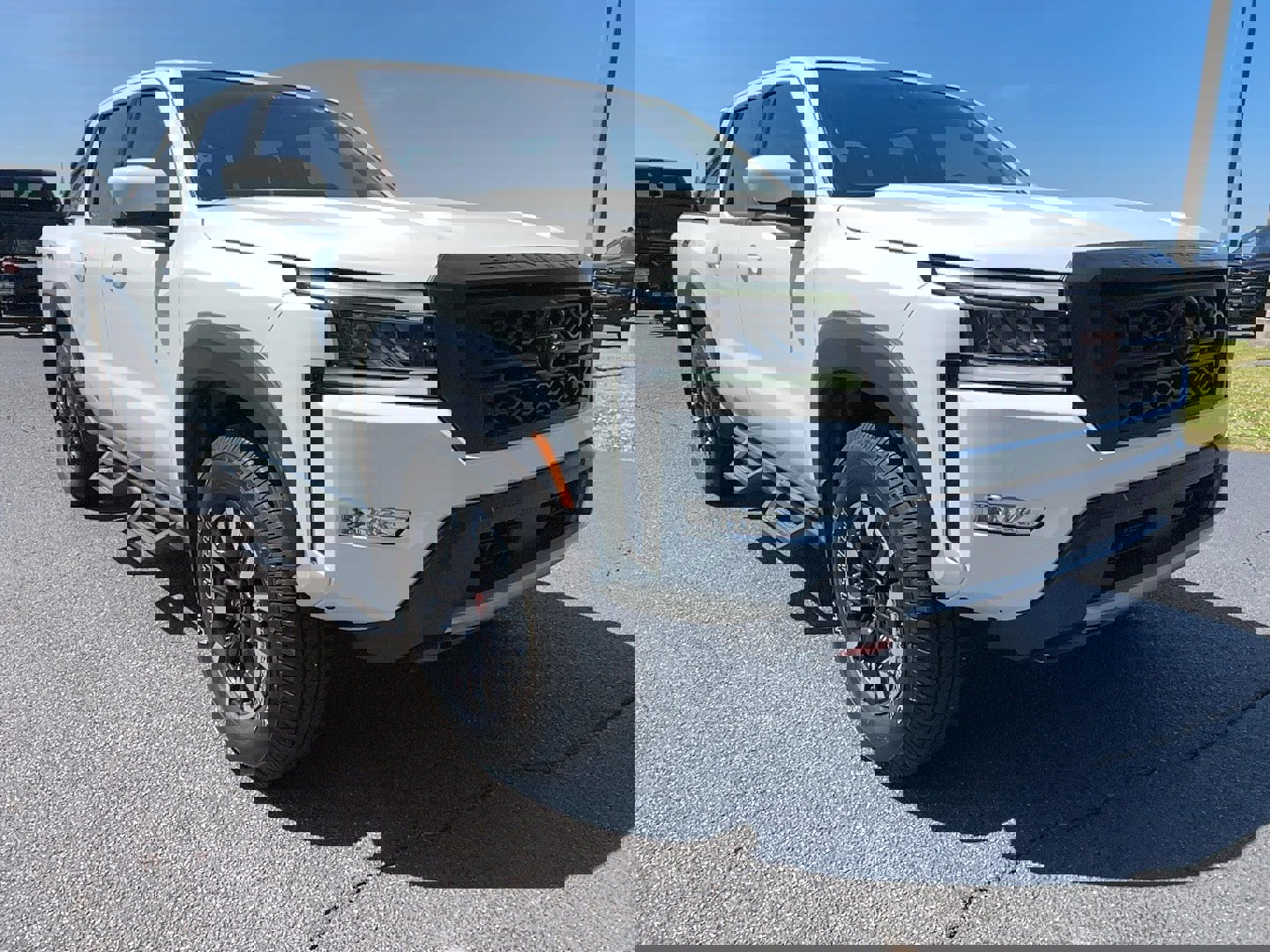 Used 2022 Nissan Frontier PRO-4X image 3