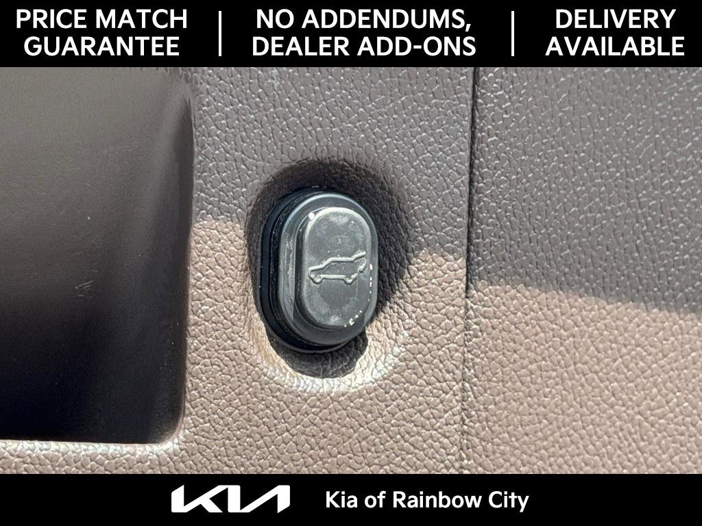 Used 2015 Chevrolet Suburban LTZ image 15