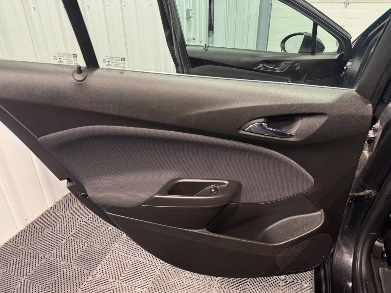 Used 2017 Chevrolet Cruze LT w/ Convenience Package image 13