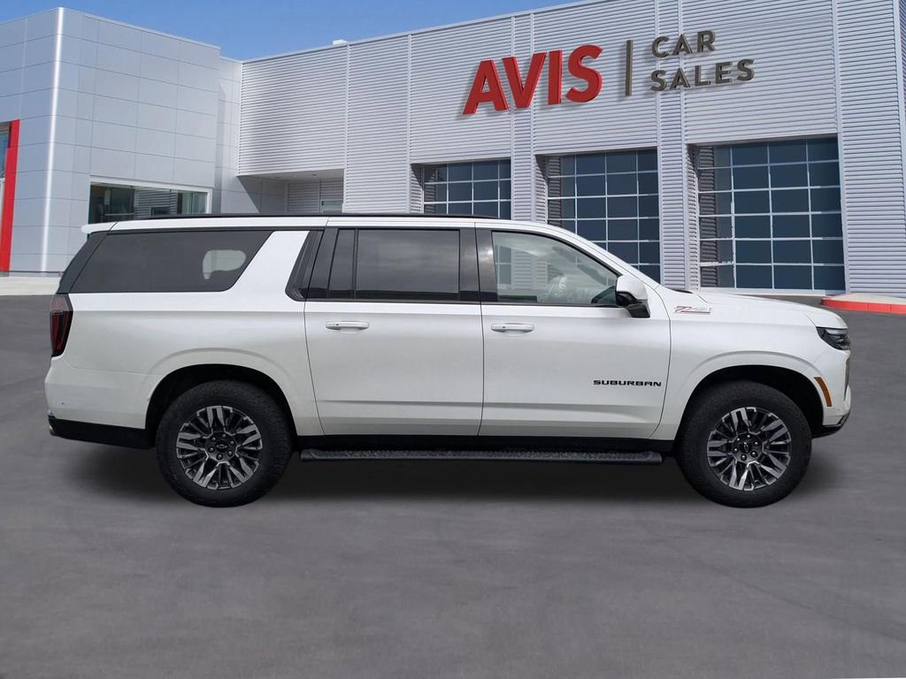 Used 2025 Chevrolet Suburban Z71 image 5