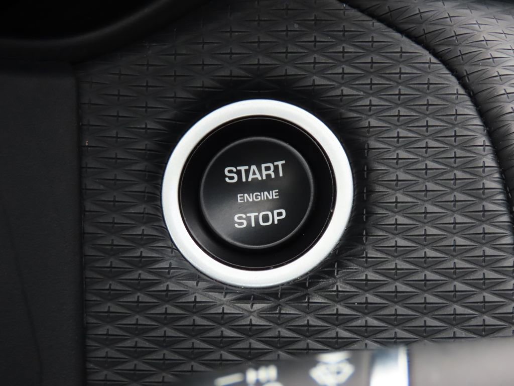 Used 2021 Land Rover Range Rover Velar R-Dynamic S image 30