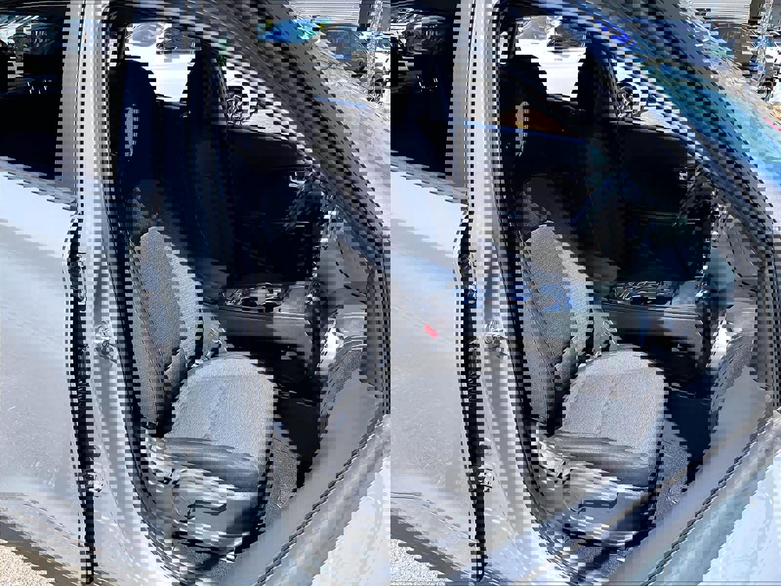 Used 2023 Hyundai Kona SE w/ Cargo Package FWD image 11