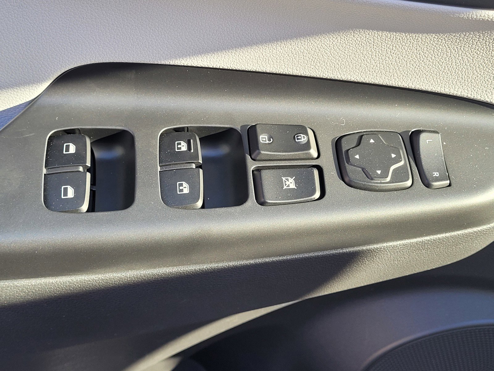 Used 2022 Hyundai Kona SEL w/ Convenience Package image 18