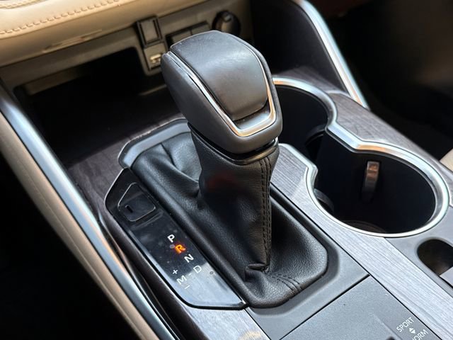 Used 2020 Toyota Highlander Platinum FWD image 25