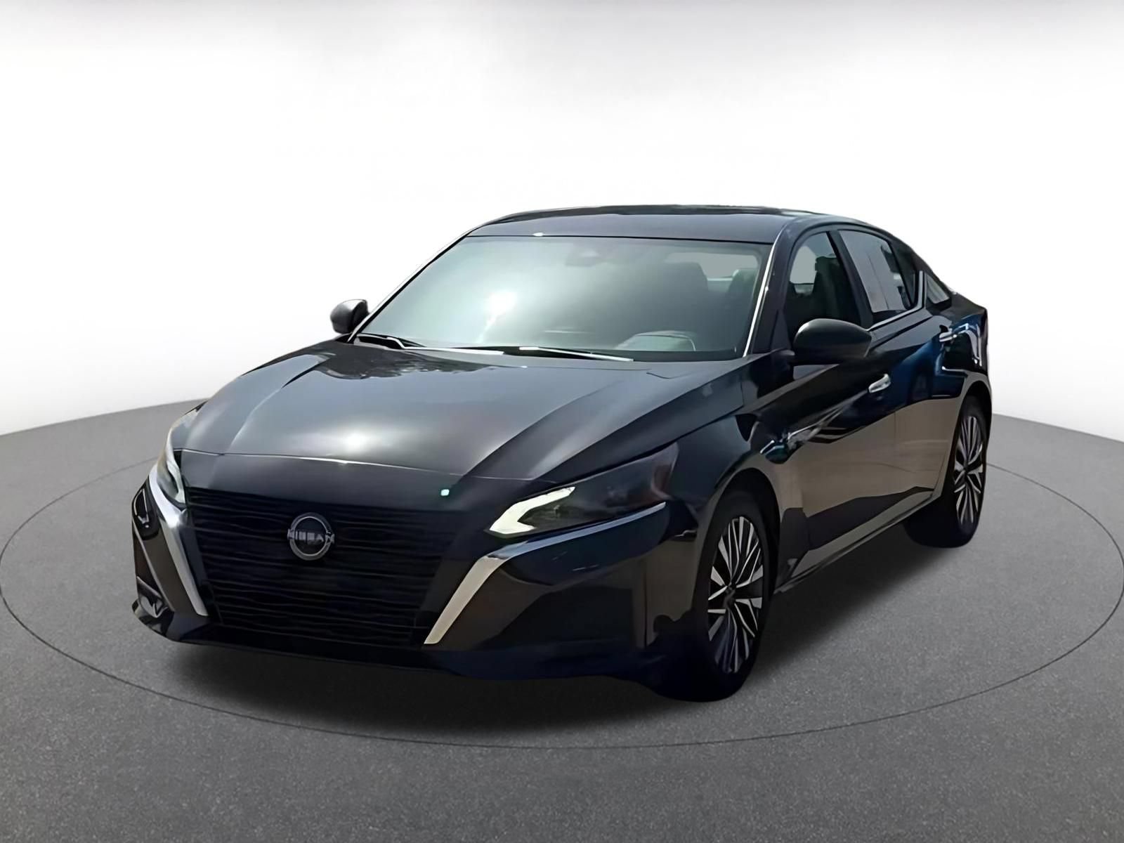 Used 2025 Nissan Altima 2.5 SV FWD image 5