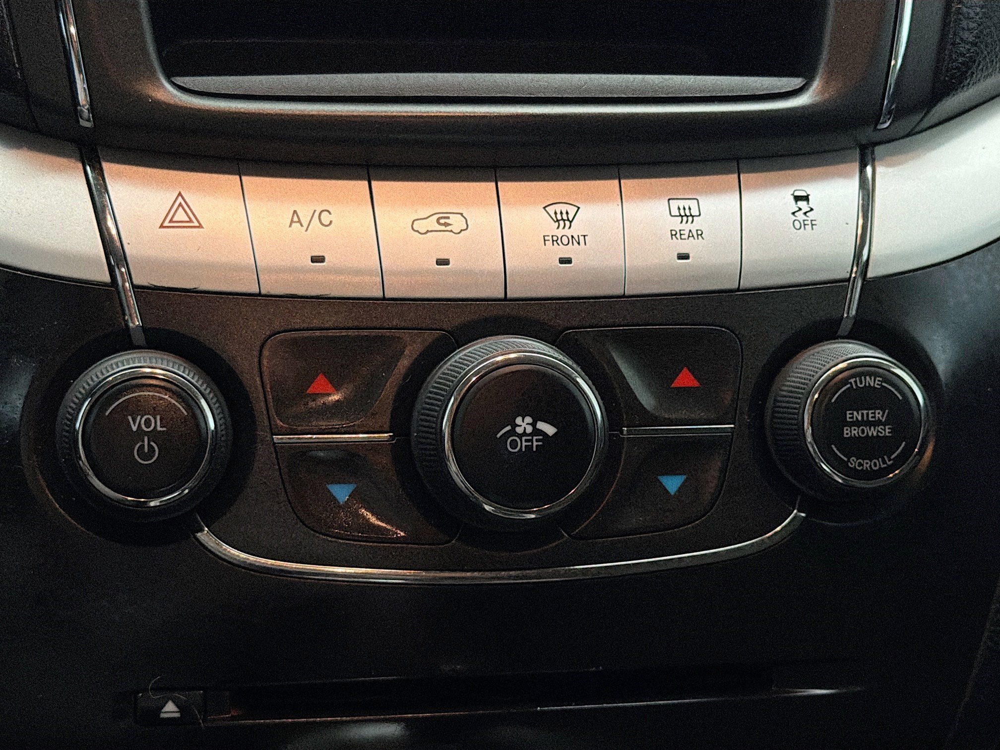 Used 2019 Dodge Journey SE w/ Premium Group image 16