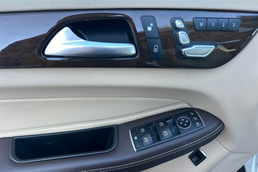 Used 2017 Mercedes-Benz GLS 450 4MATIC image 11