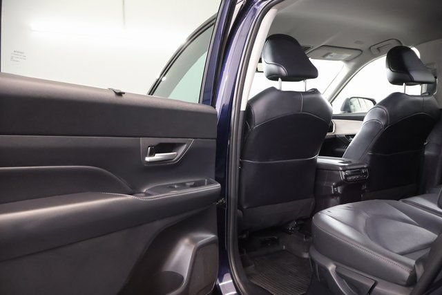 Certified 2024 Toyota Grand Highlander AWD image 32