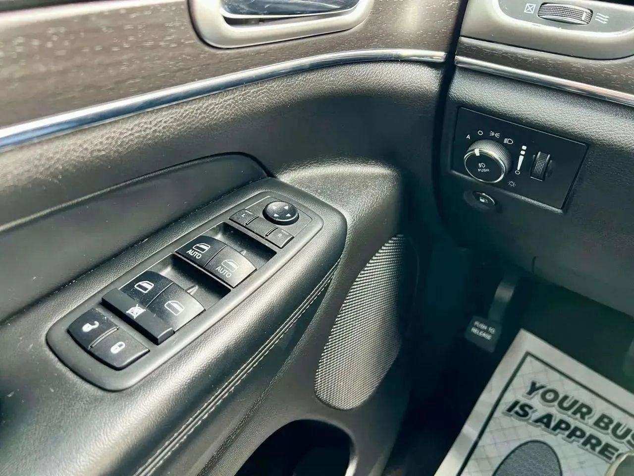 Used 2018 Jeep Grand Cherokee Limited image 35