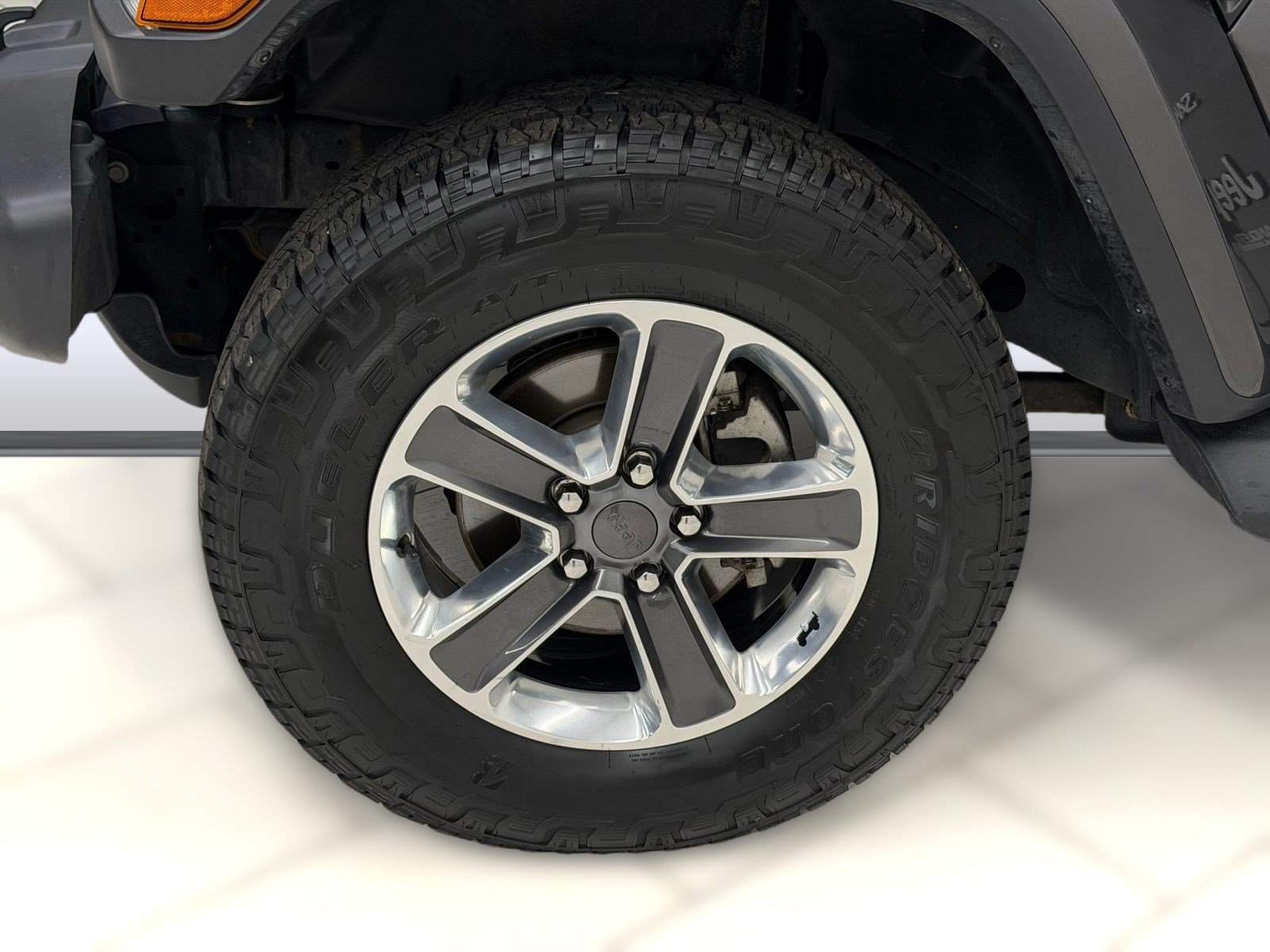 Used 2019 Jeep Wrangler Unlimited Sahara w/ Cold Weather Group AWD/4WD image 11