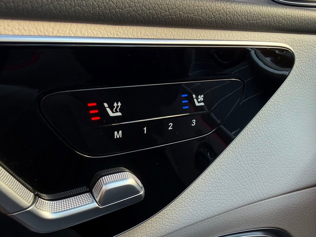 Used 2025 Mercedes-Benz C 300 Sedan image 14