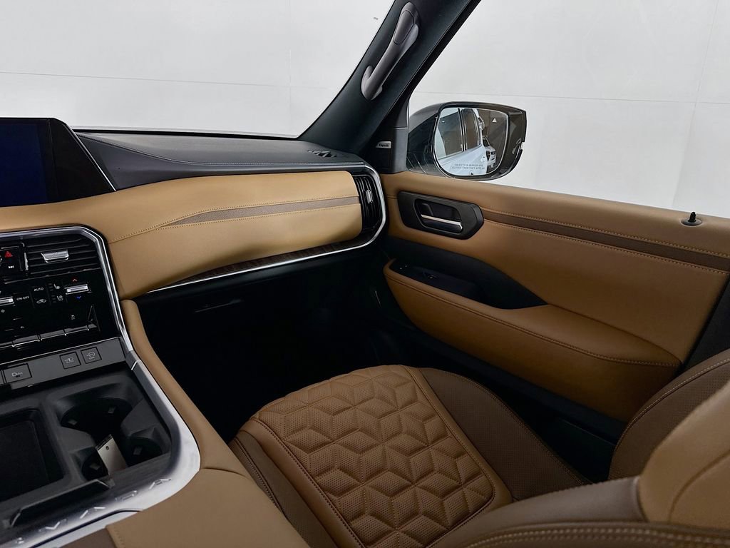 Certified 2025 Nissan Armada Platinum Reserve image 34