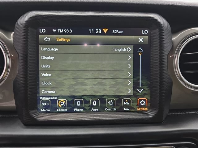 Used 2022 Jeep Wrangler Unlimited Sahara w/ Cold Weather Group AWD/4WD image 23