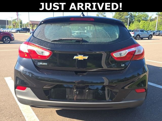 Used 2017 Chevrolet Cruze LT w/ Convenience Package FWD image 4