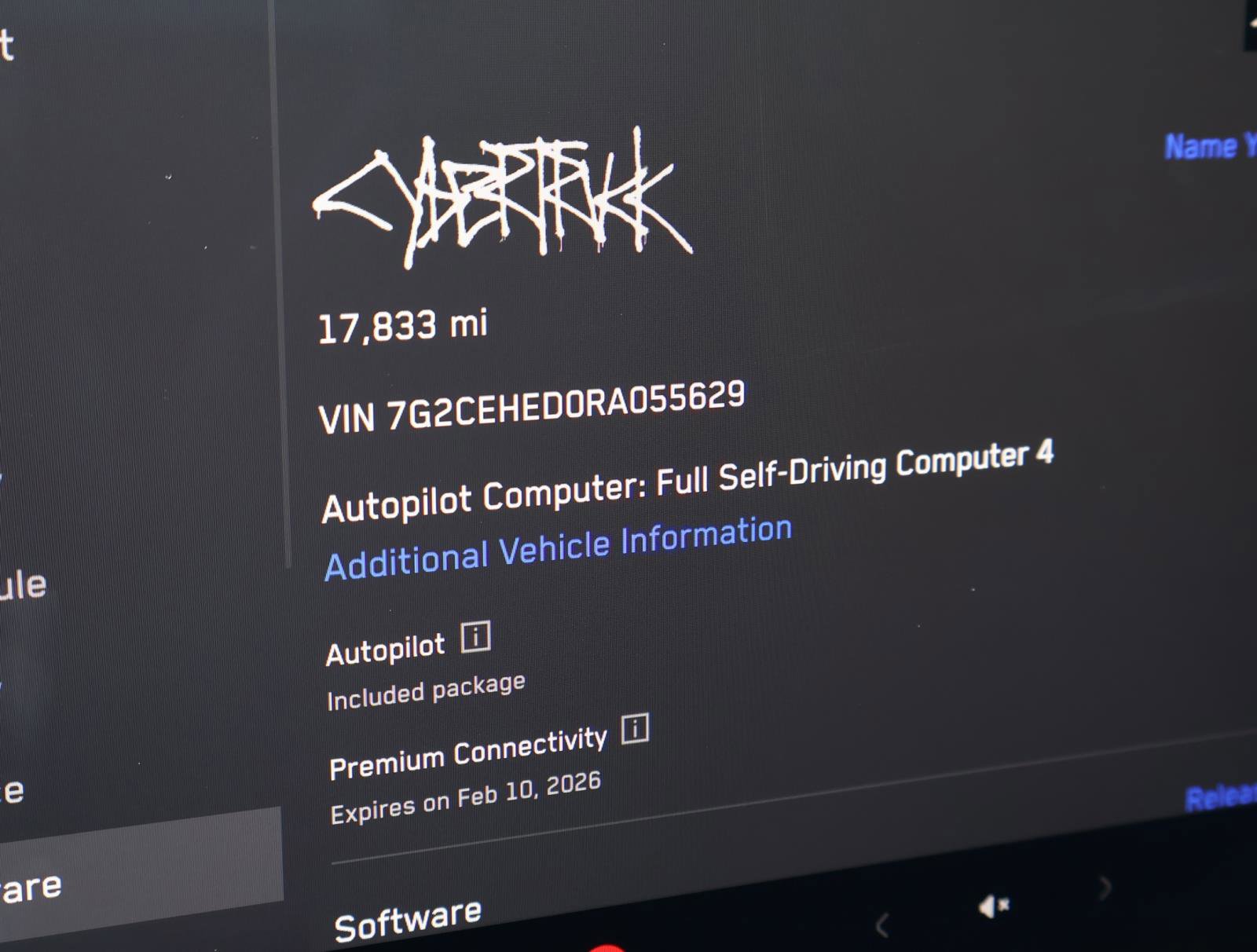 Used 2024 Tesla Cybertruck AWD Crew Cab image 23