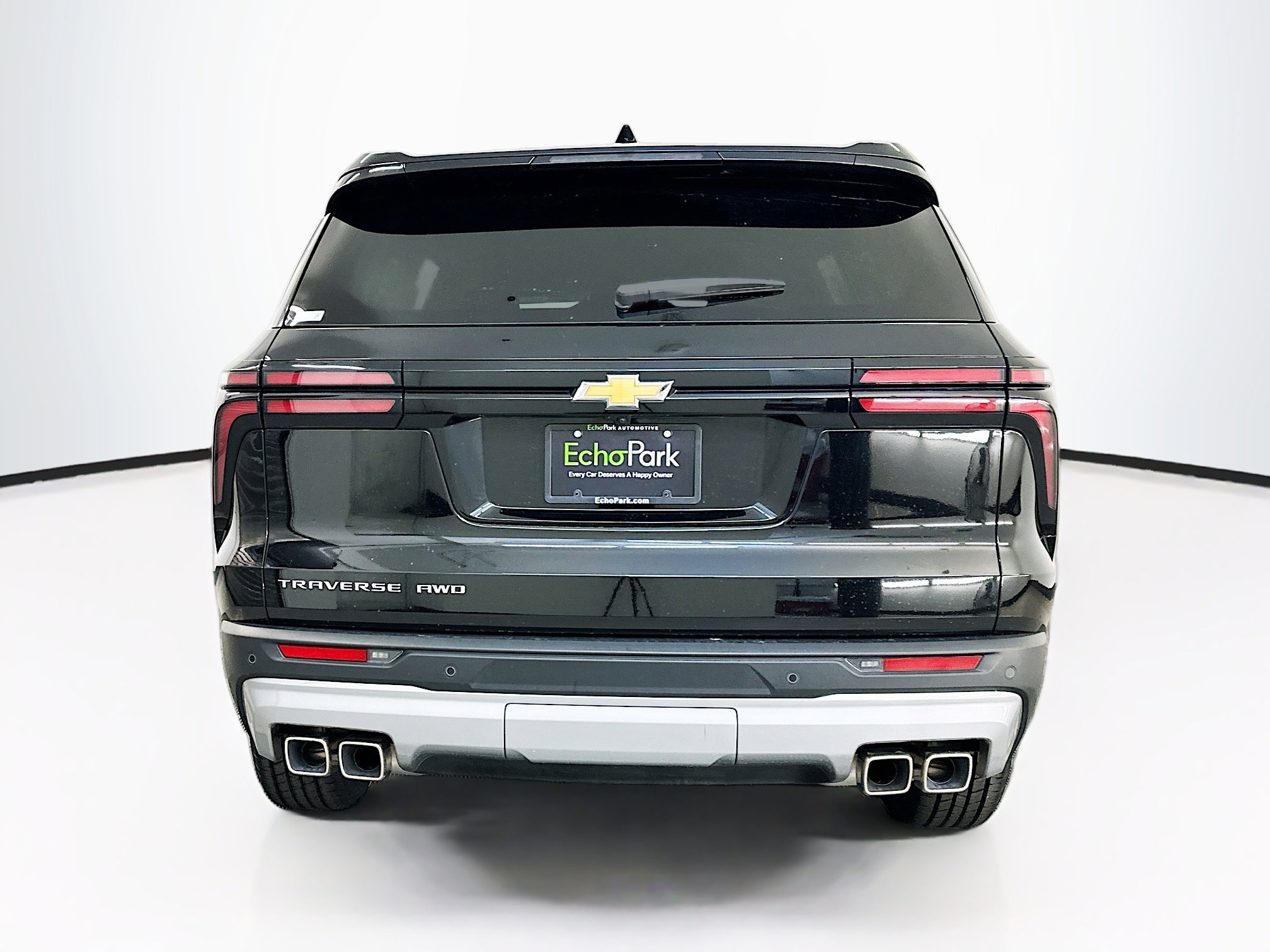 Used 2025 Chevrolet Traverse LT image 7