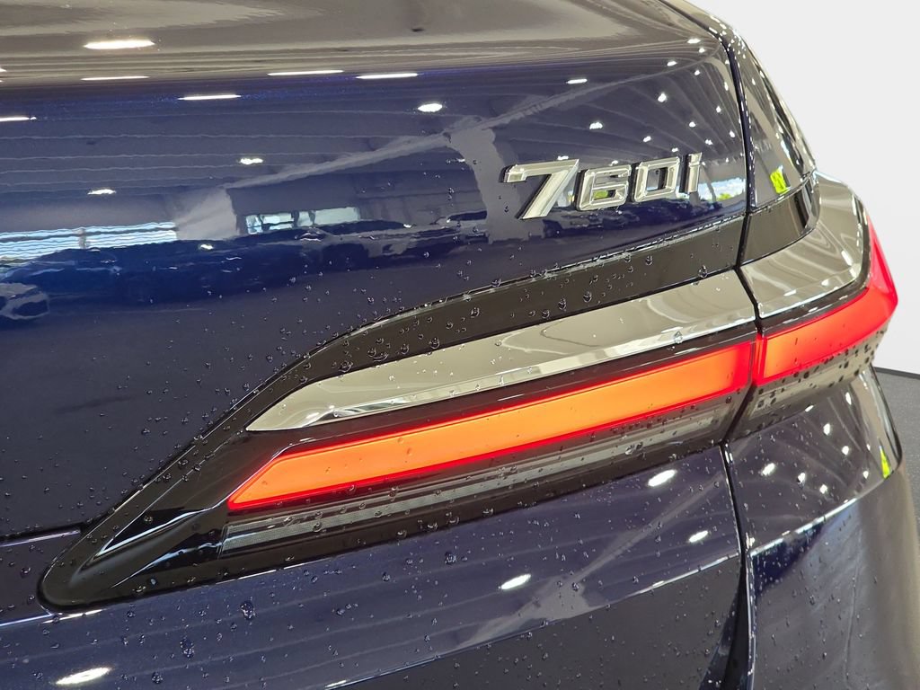 Certified 2023 BMW 760i xDrive AWD/4WD image 29