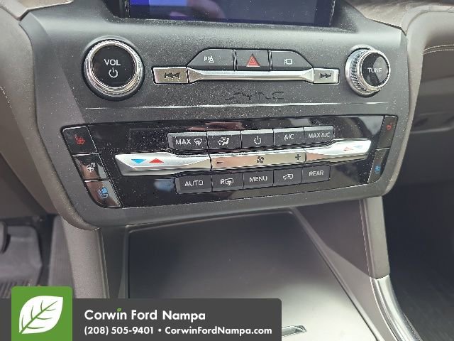 Used 2020 Ford Explorer Platinum w/ Premium Technology Package AWD/4WD image 12