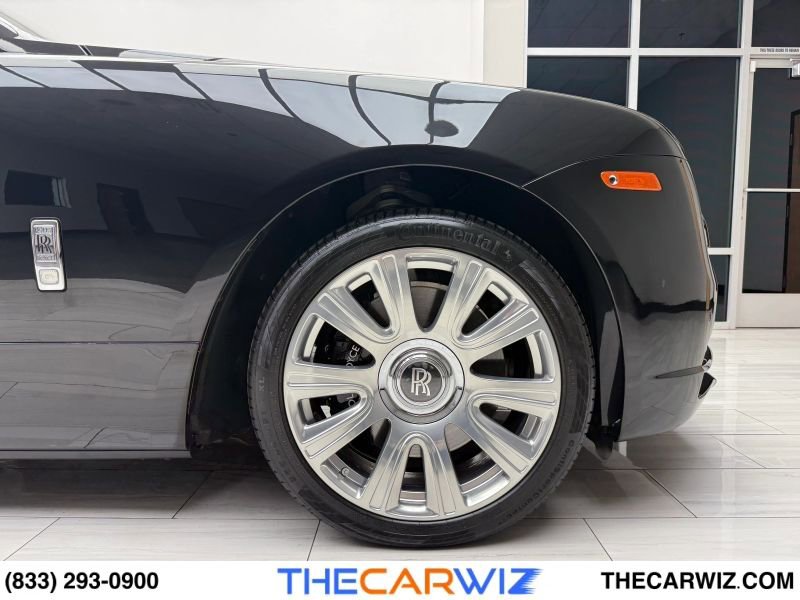 Used 2019 Rolls-Royce Dawn image 29