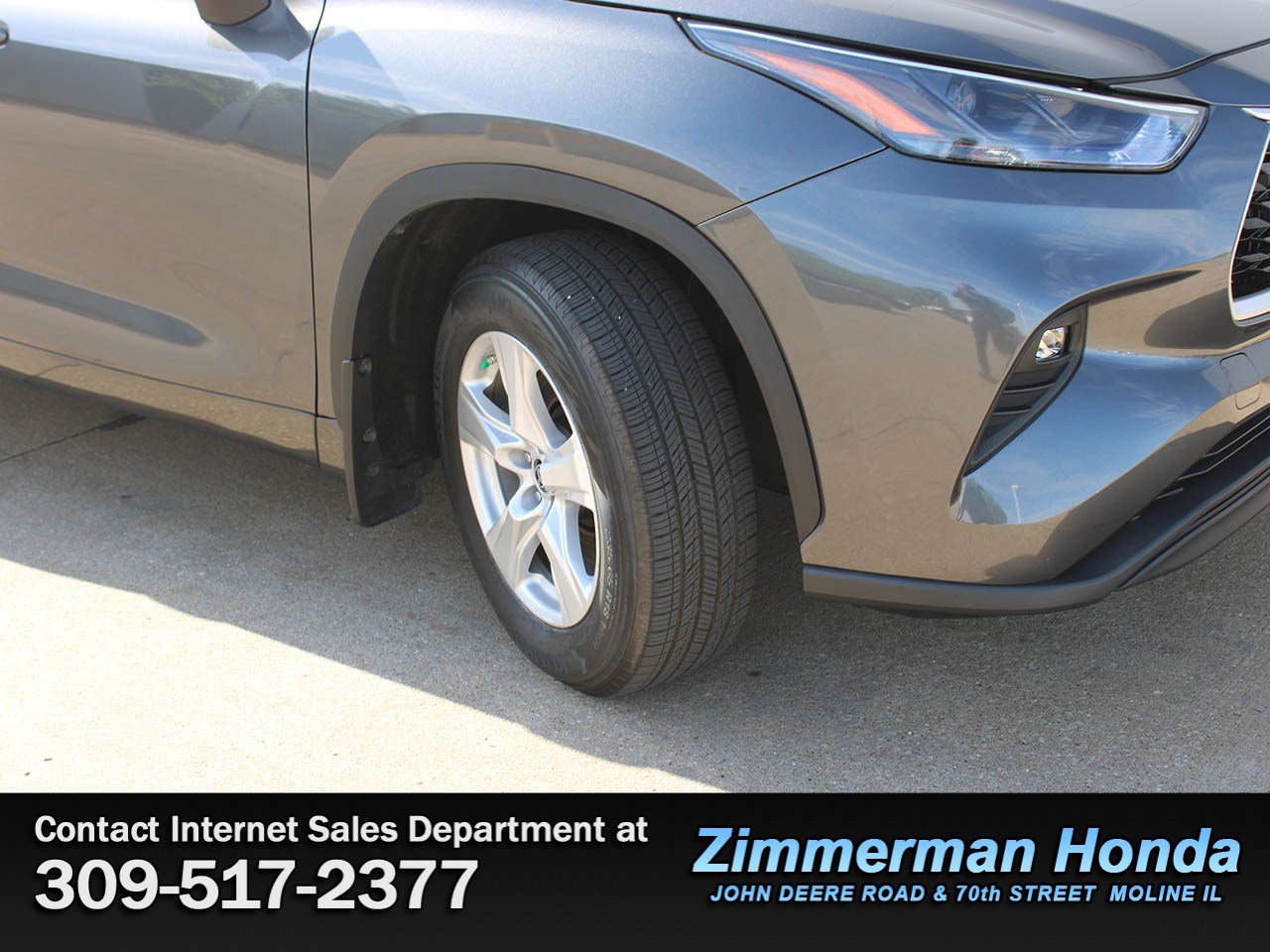 Used 2024 Toyota Highlander LE AWD/4WD image 21