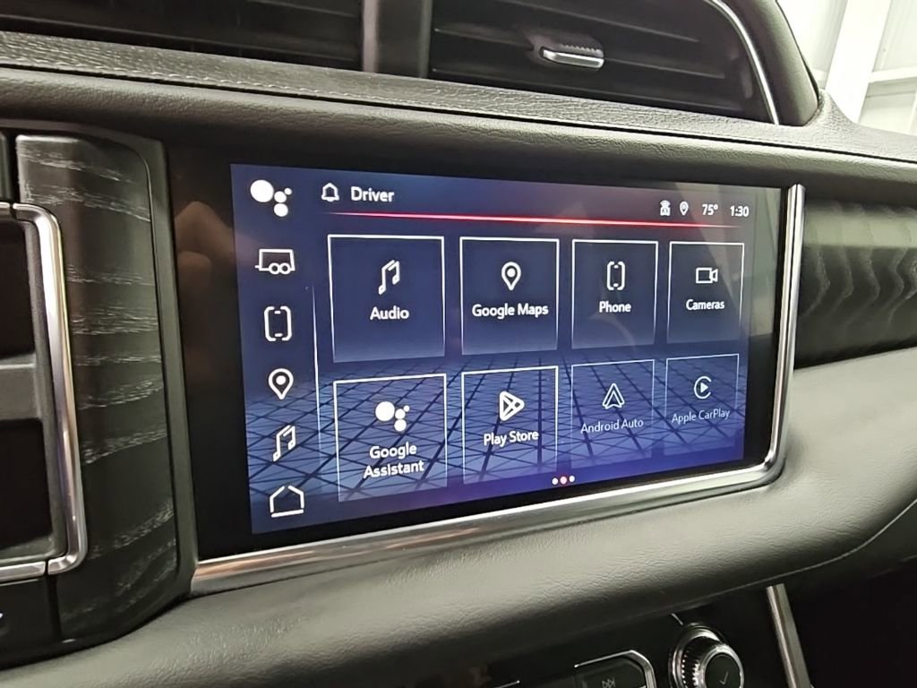 Used 2024 GMC Yukon XL Denali image 15