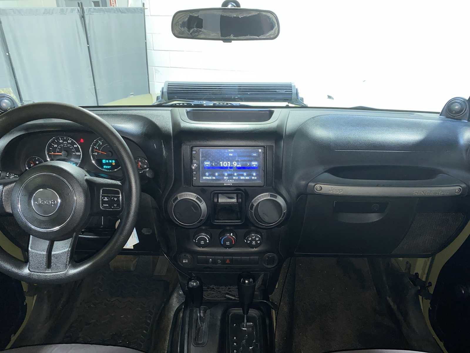 Used 2013 Jeep Wrangler Unlimited Sport image 10