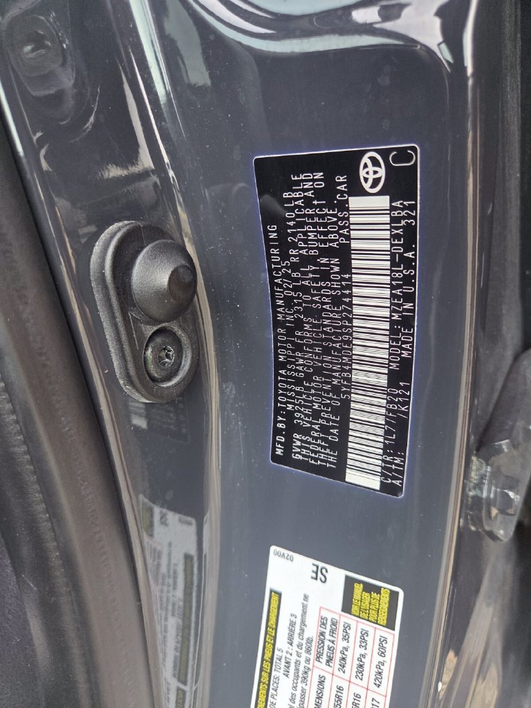 Used 2025 Toyota Corolla LE FWD image 31