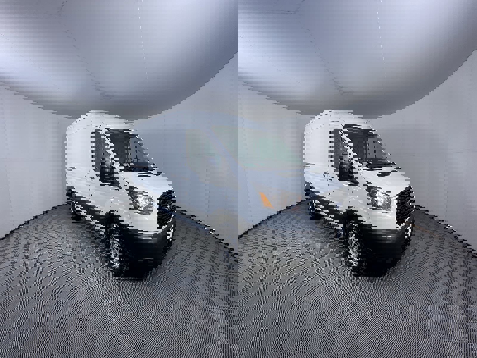 Used 2019 Ford Transit 250 130 Medium Roof image 2