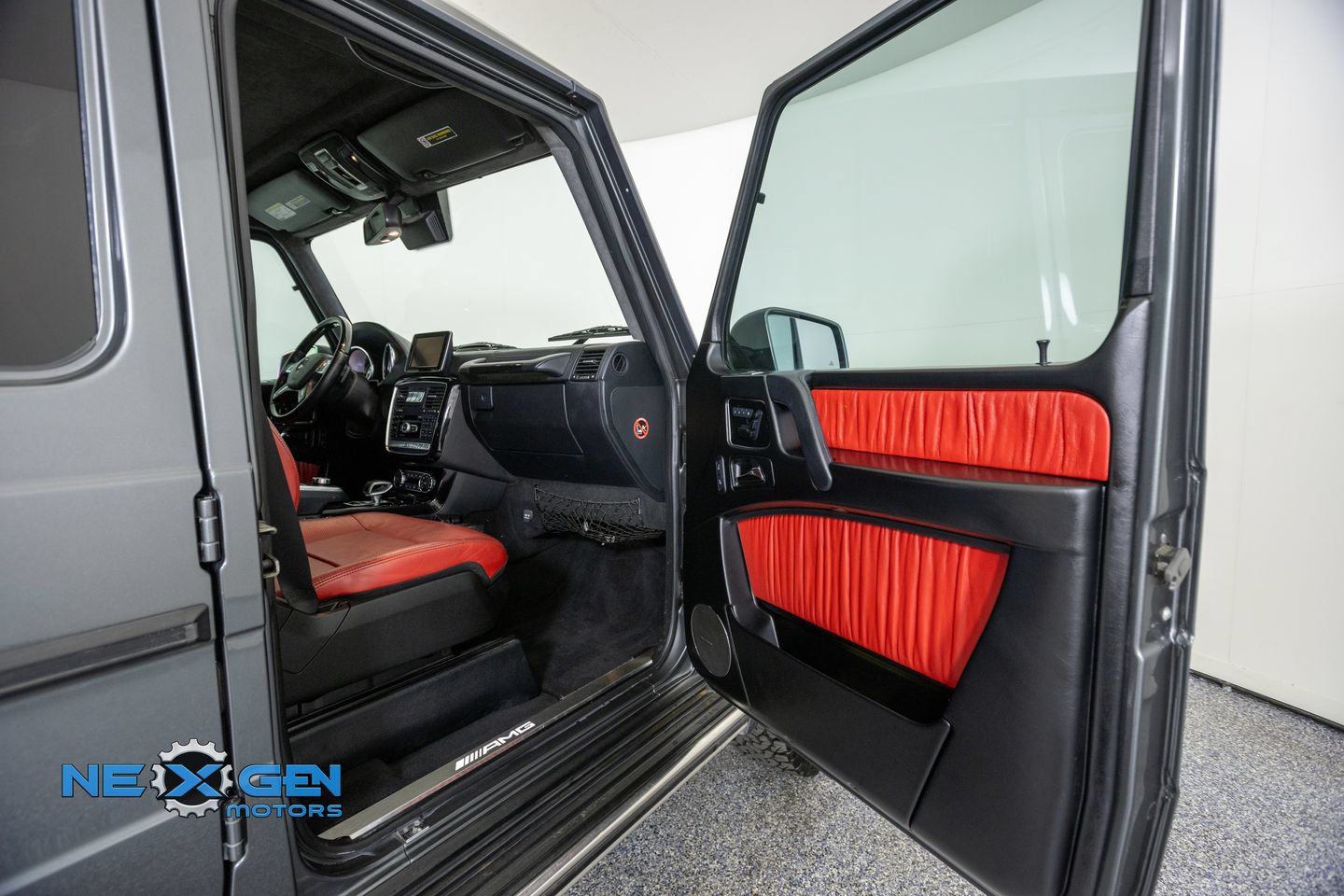 Used 2013 Mercedes-Benz G 63 AMG 4MATIC image 44