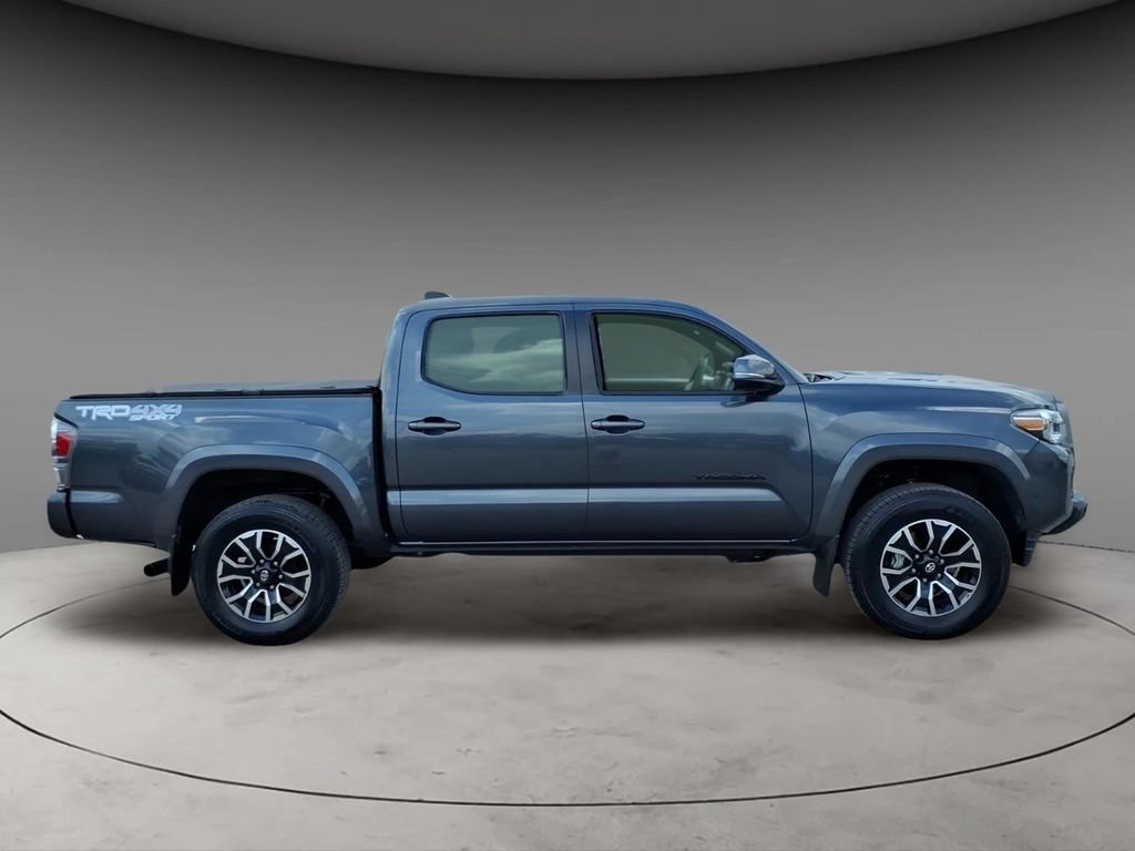 Used 2022 Toyota Tacoma TRD Sport w/ Black Out Package (TMS) AWD/4WD image 10