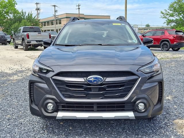 Certified 2025 Subaru Outback Limited AWD/4WD image 2