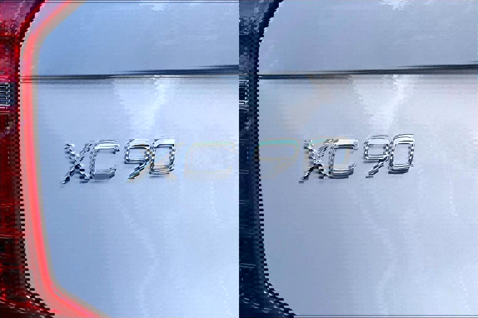 Certified 2024 Volvo XC90 B6 Plus image 31