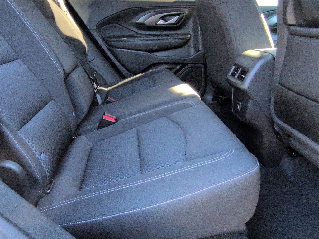 Used 2023 GMC Terrain SLE w/ Driver Convenience Package image 26