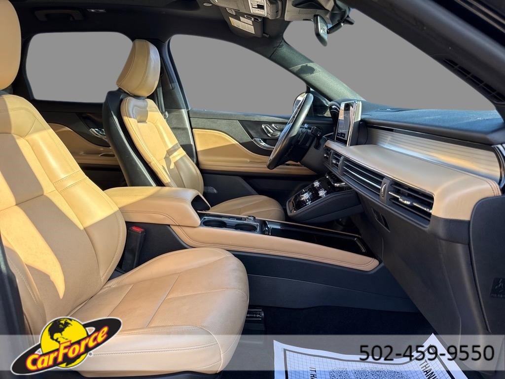 Used 2021 Lincoln Corsair Reserve image 13