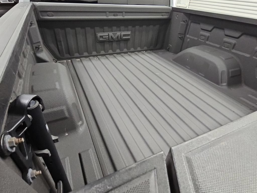 Used 2023 GMC Sierra 1500 SLT w/ SLT Premium Plus Package AWD/4WD image 36