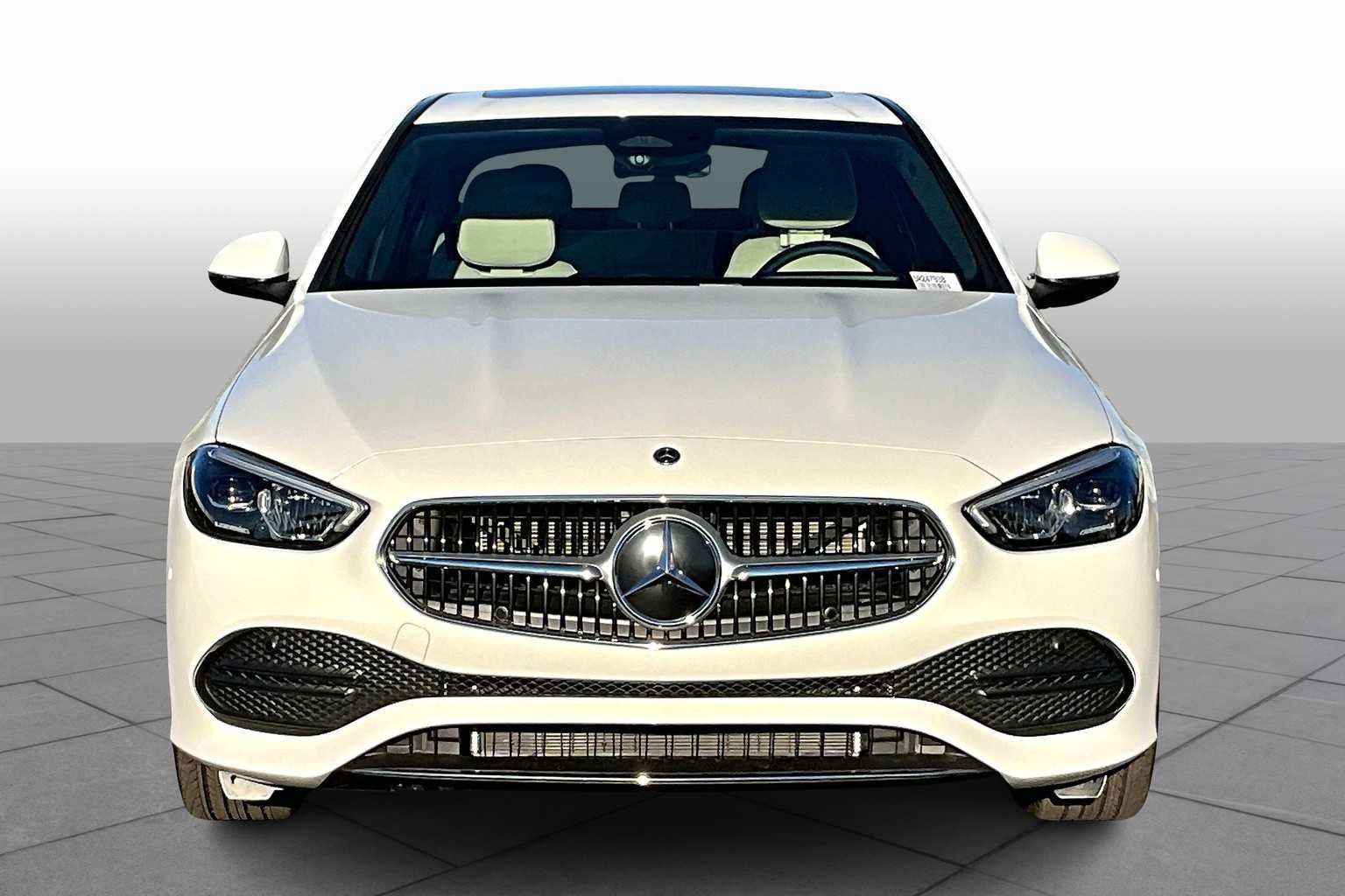 Used 2025 Mercedes-Benz C 300 4MATIC Sedan image 3