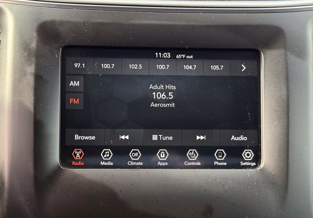 Used 2019 Jeep Cherokee Latitude w/ Cold Weather Group AWD/4WD image 34