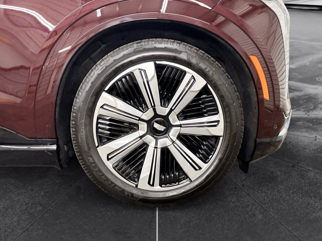 Used 2025 Cadillac Escalade IQ Luxury 2 w/ LPO, Premium Carpet Package AWD/4WD image 35