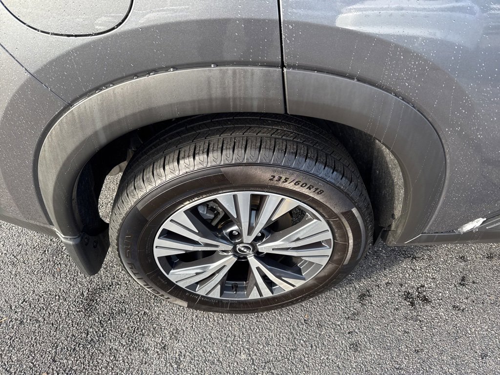 Used 2022 Nissan Rogue SV image 9