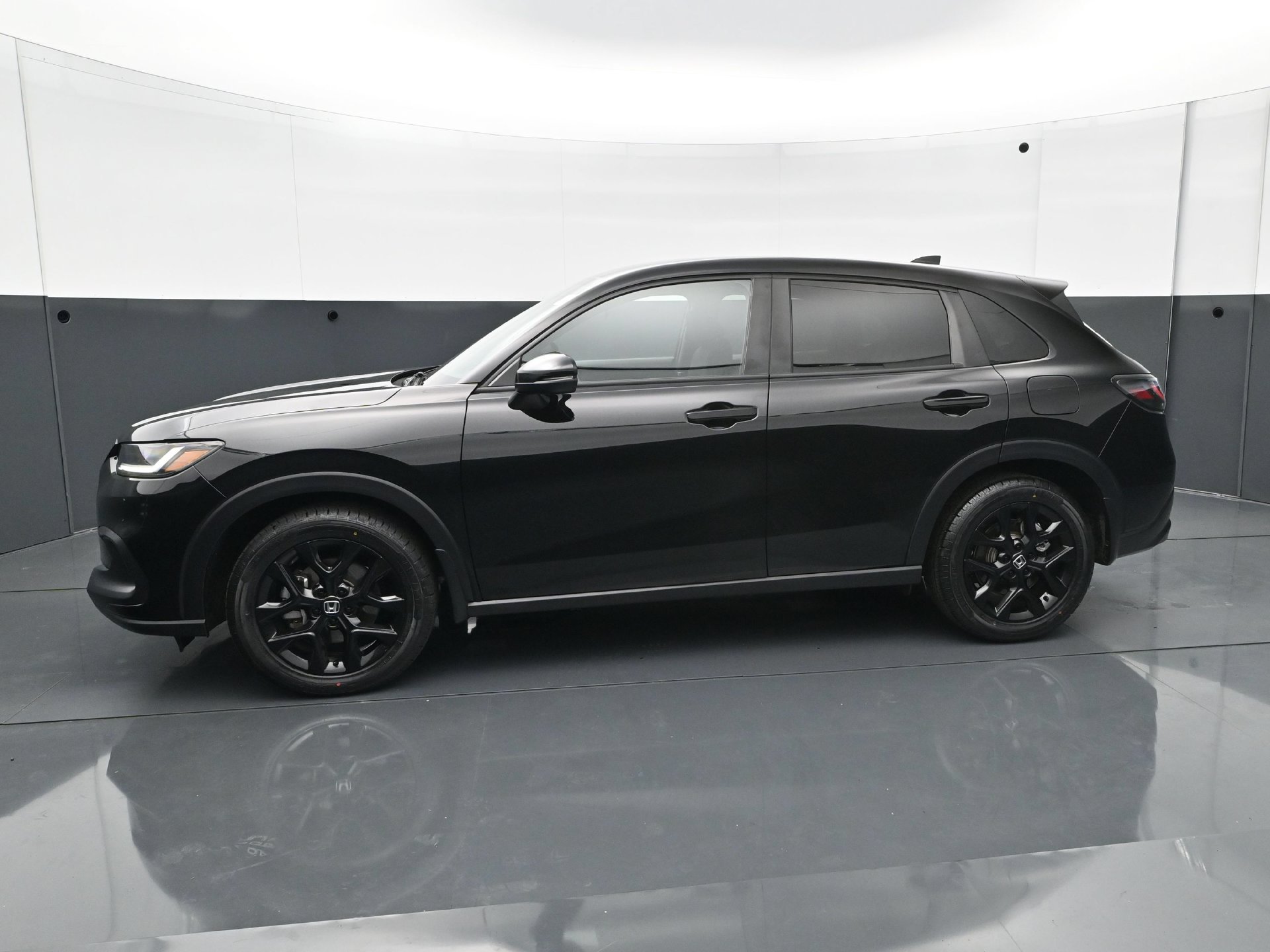 Used 2024 Honda HR-V Sport image 3
